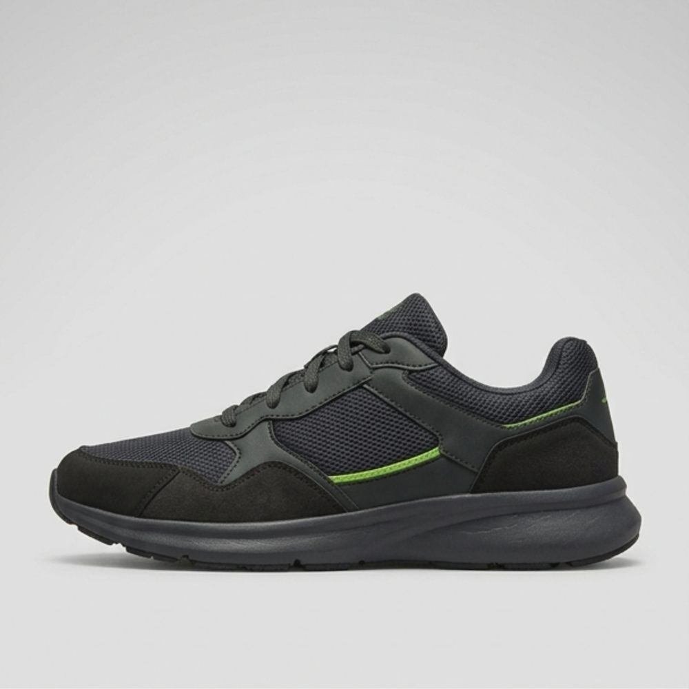 Tenis casual oscuro sin marca visto de perfil